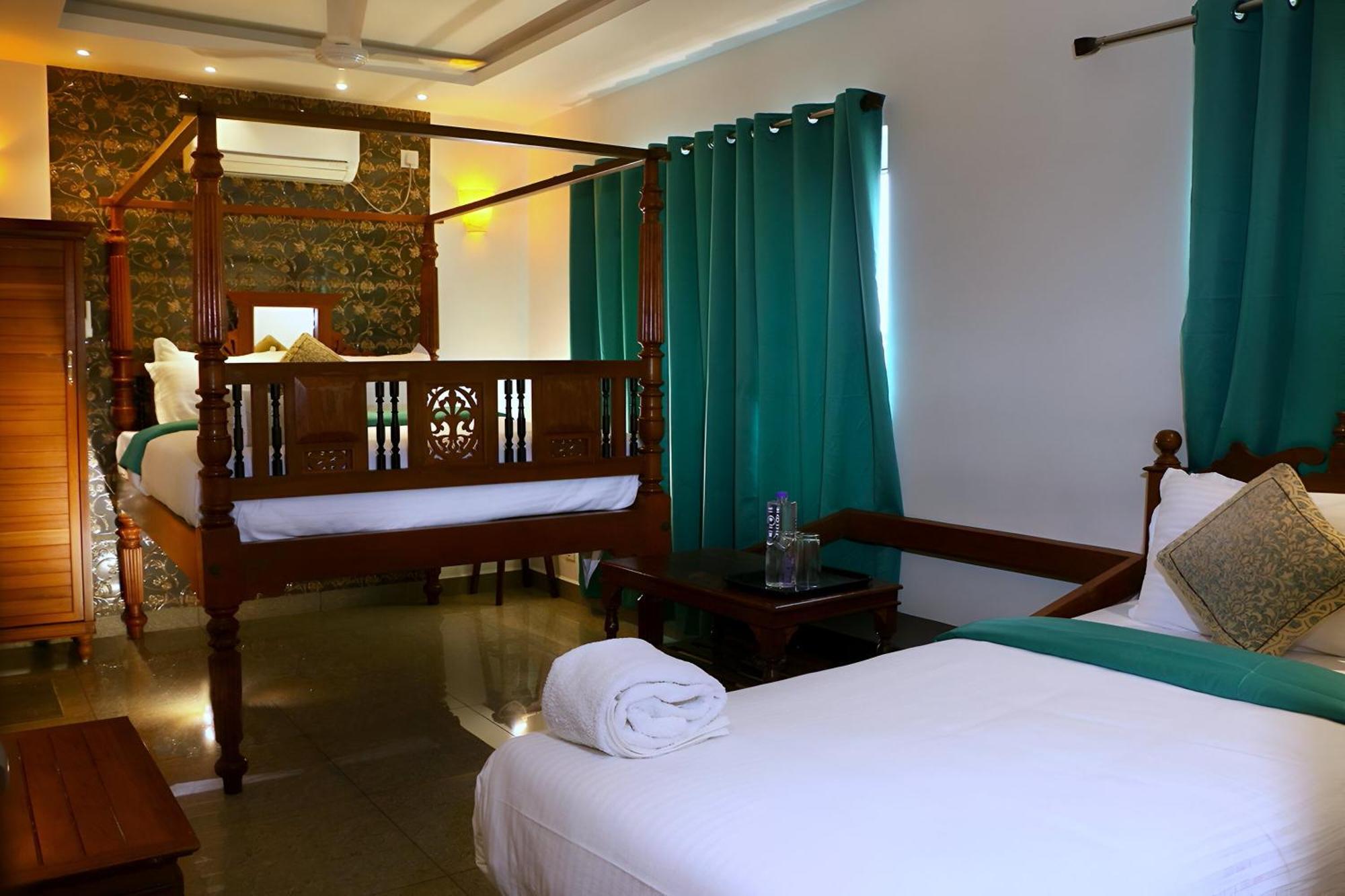 Le Holiday Inn Pondicherry Ngoại thất bức ảnh