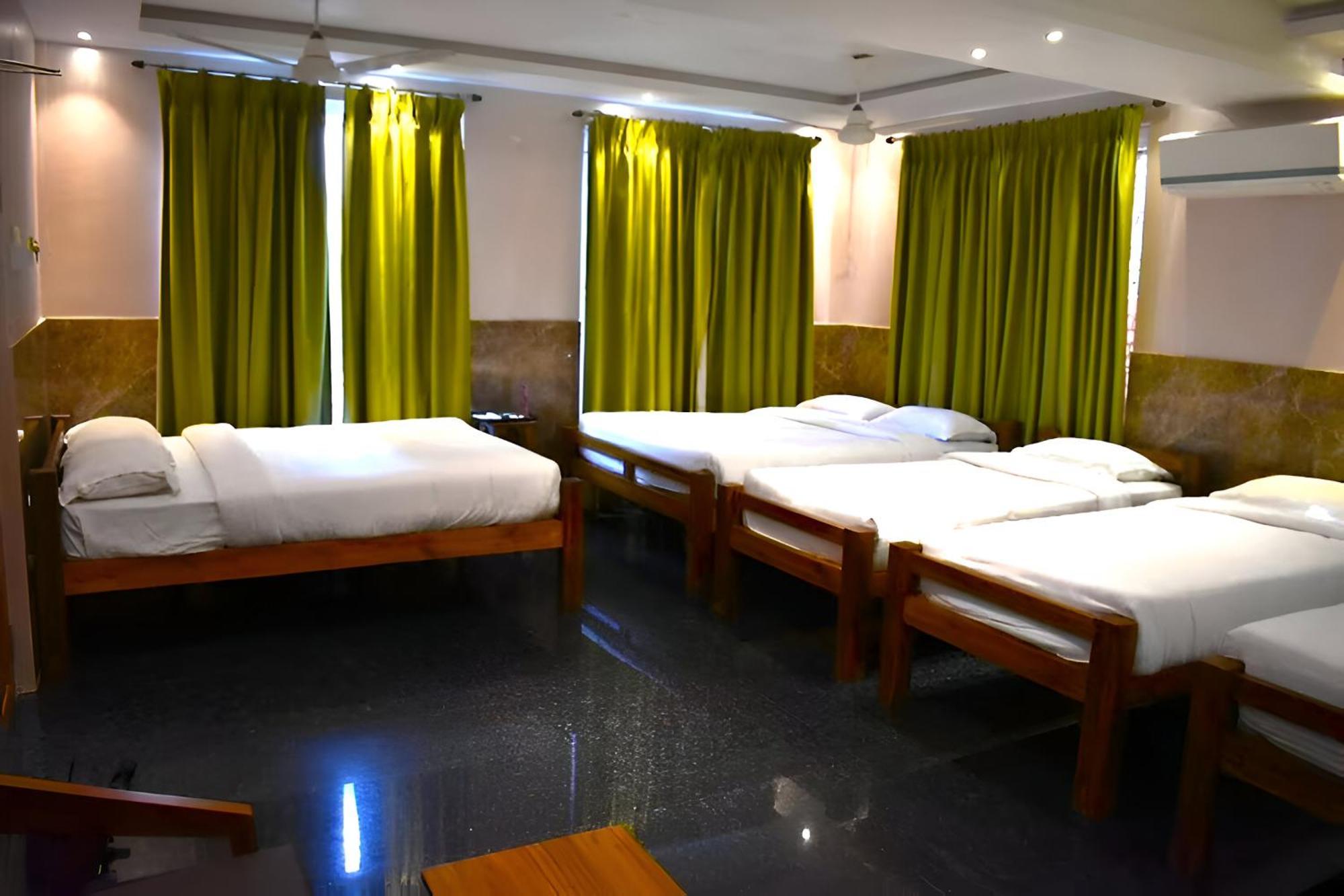 Le Holiday Inn Pondicherry Ngoại thất bức ảnh
