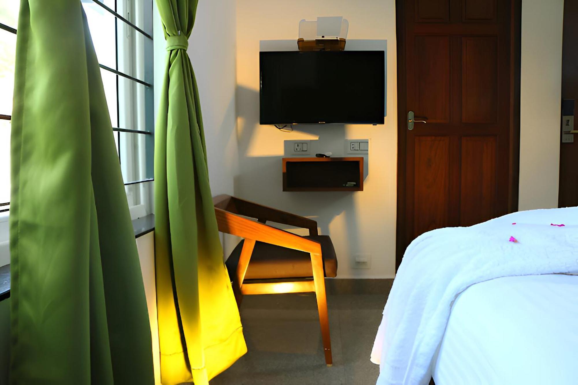 Le Holiday Inn Pondicherry Ngoại thất bức ảnh
